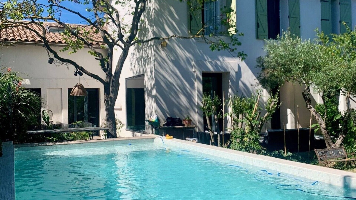 Lattes House | Charming family home + pool, quiet location between beaches (10 min), nature & town