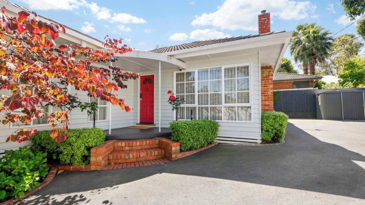 Ringwood House | Charming Family Retreat in Ringwood