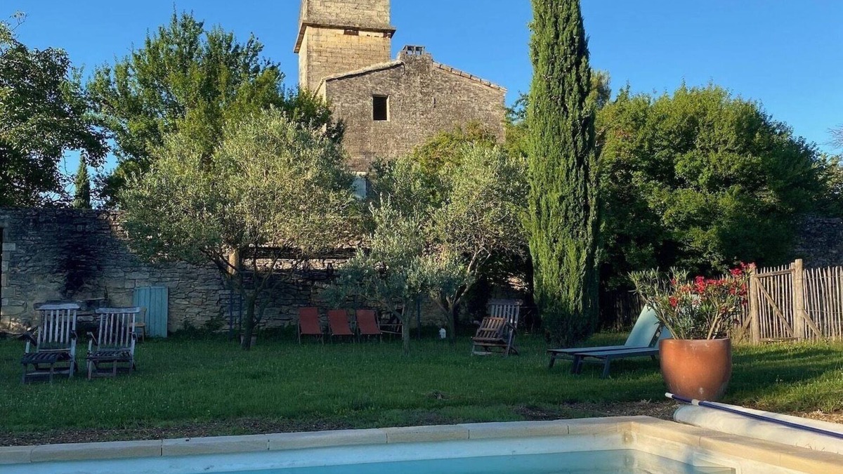 Saint-Siffret Other | Charming farmhouse newly refurbished and medieval tower near Avignon and Arles