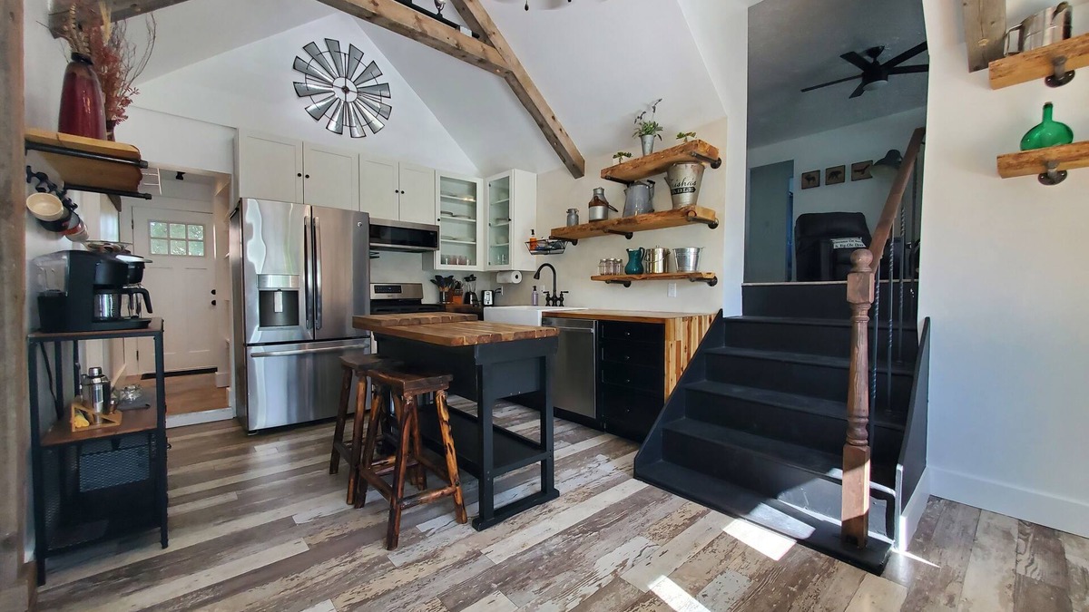 Peoa Other | Charming Farmhouse at the base of the Uinta-Wasatch-Cache National Forest.