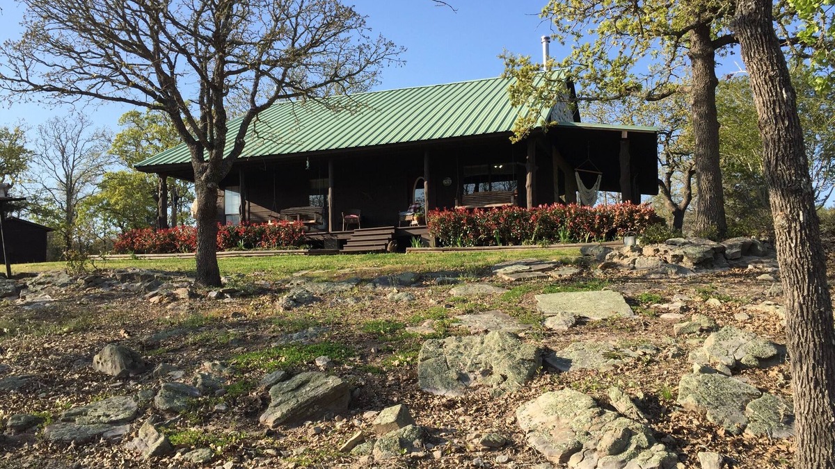 Carmine Other | Charming Farmhouse Near Round Top sleeps 9