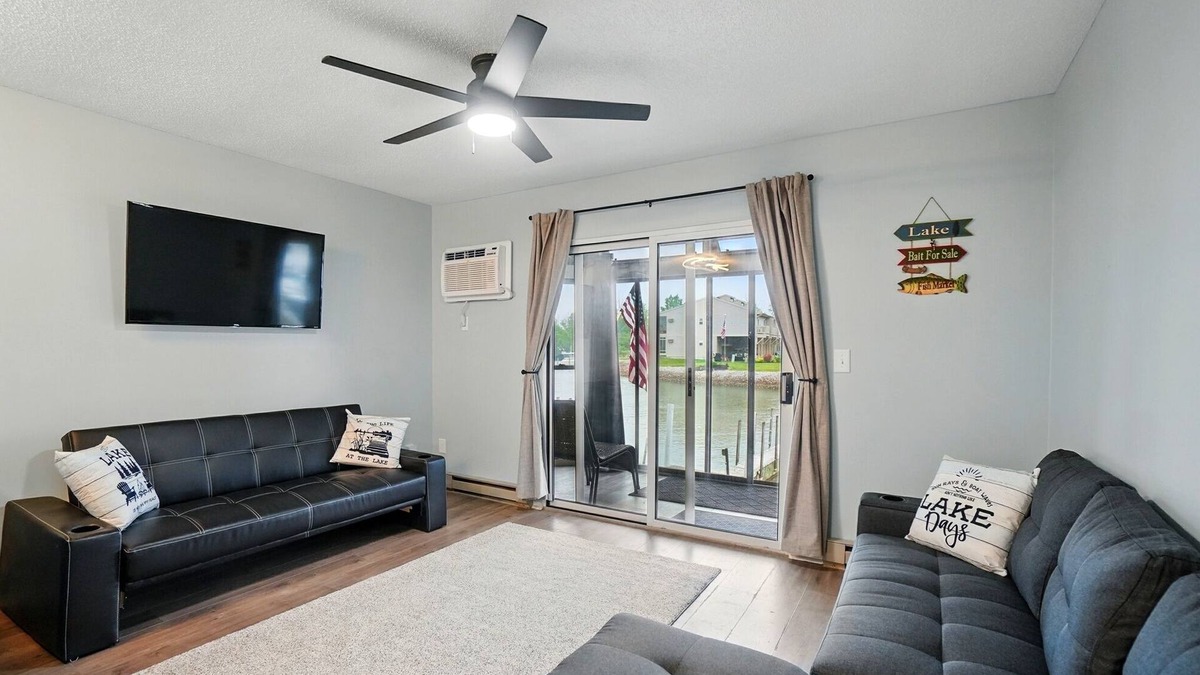 Oak Harbor Condo | Charming first floor condo on the canal of Lake Erie