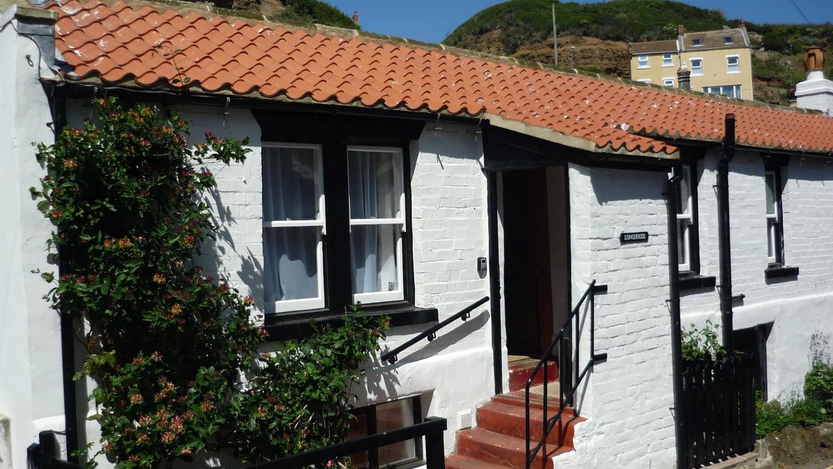 Staithes Cottage | Charming Fishermans cottage in the old village of Staithes, with patio garden