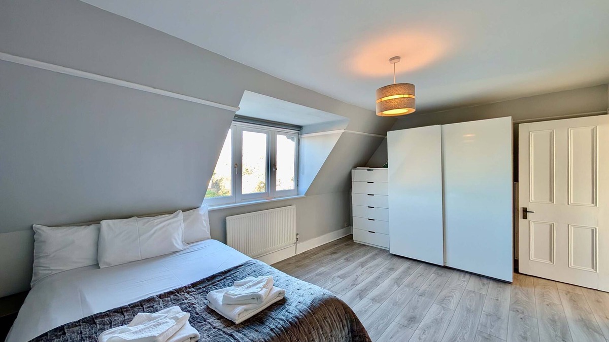London Borough of Bromley Apartment | Charming Flat in Bromley, London