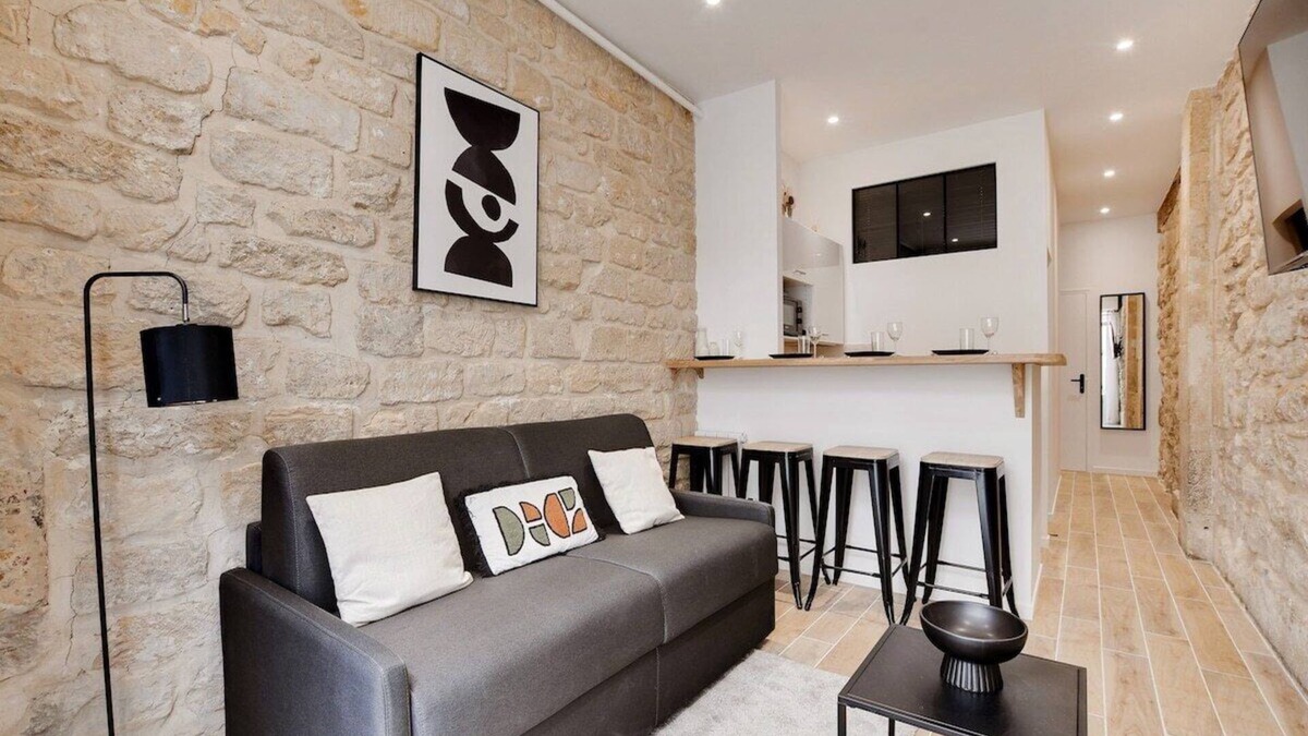Quartier de la Porte-Saint-Denis Apartment | Charming flat in the heart of Paris - GetHosted
