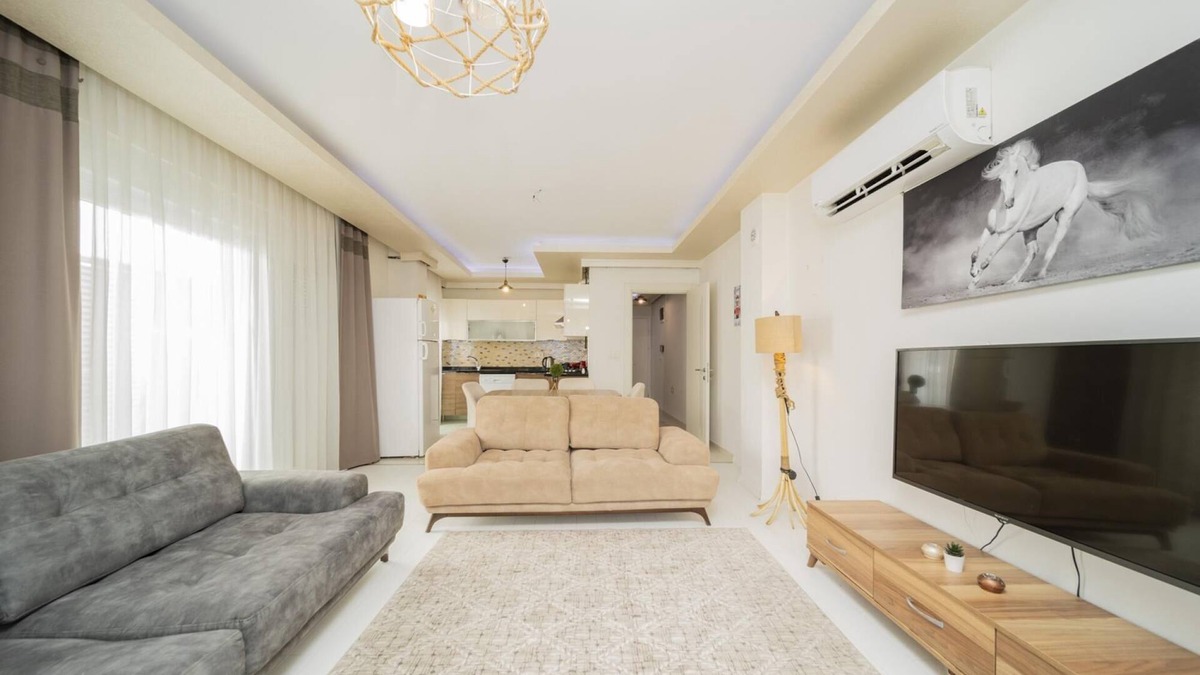 Eski Lara Apartment | Charming Flat w Balcony 3 min to Beach