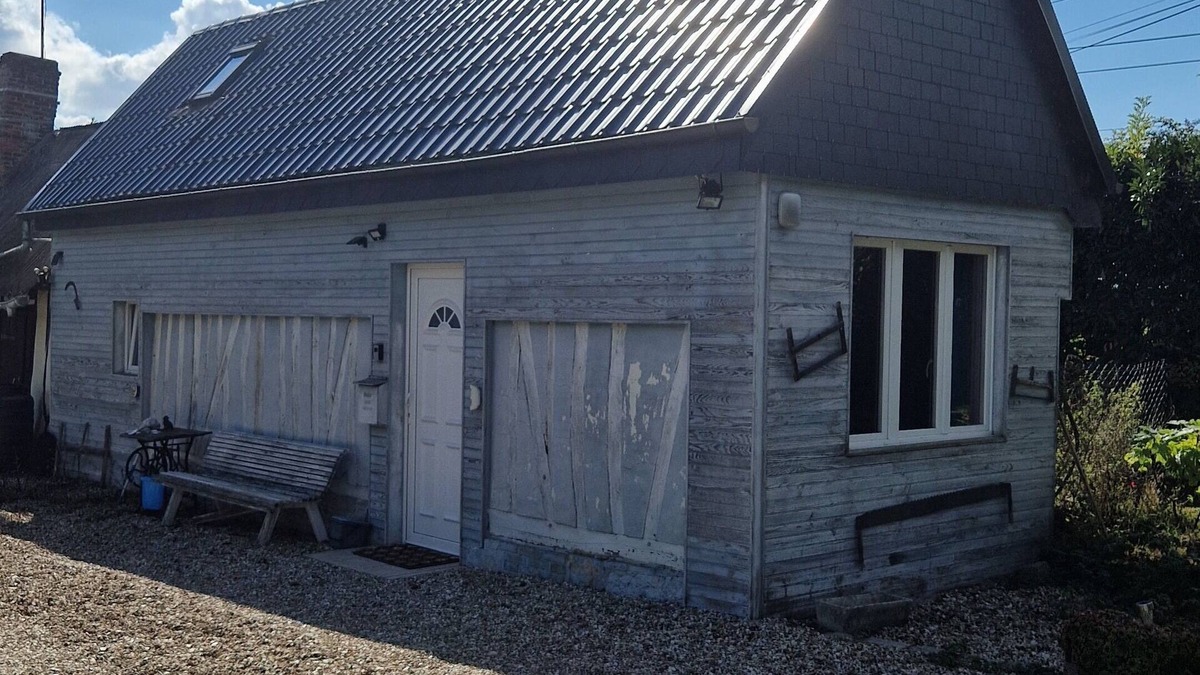 Honguemare-Guenouville House | Charming 1-bedroom house in beautiful Honguemare-Guenouville with AC