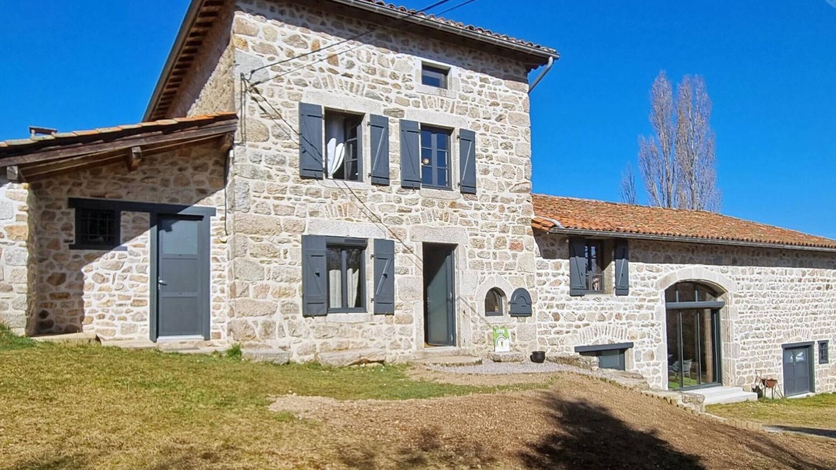 Saint-Priest-la-Prugne Cottage | Charming cottage with heated indoor pool, for 12/14 people