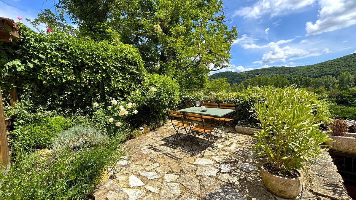 Saint-Vincent-de-Cosse House | CHARMING COTTAGE WITH GATED GARDEN AND VIEWS OVER THE DORDOGNE NEAR BY BEYNAC