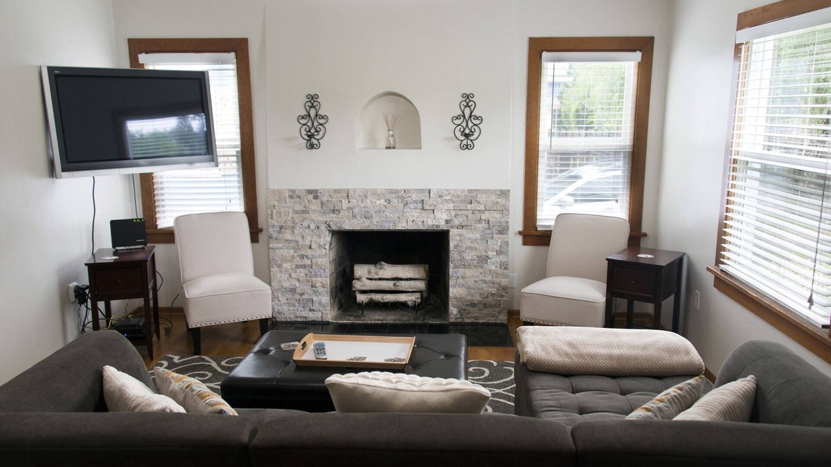 Yakima House | Charming Franklin Park Home