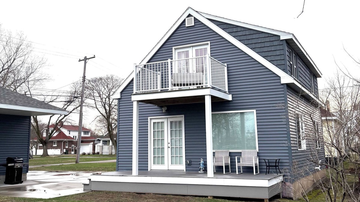 Escanaba House | Charming Full Home in Downtown Escanaba – Walk to Beach, Park, and Marina!