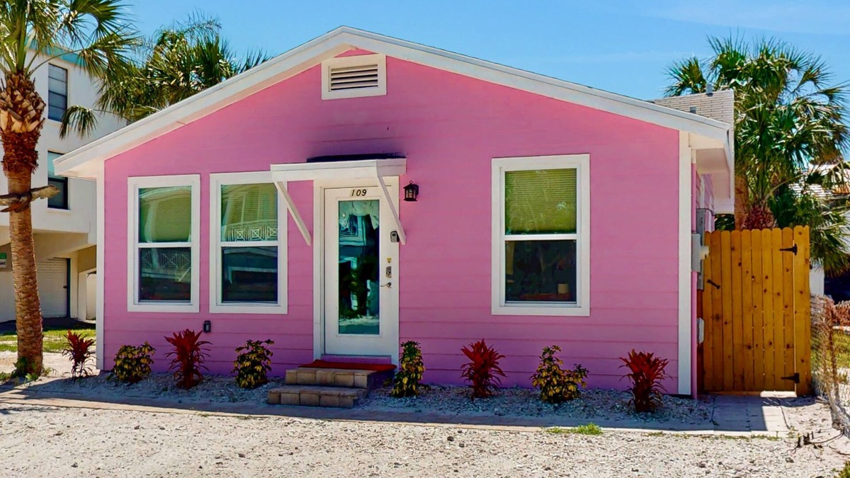 Bradenton Beach Cottage | Charming, fully remodeled cottage steps from beach with WiFi & central AC
