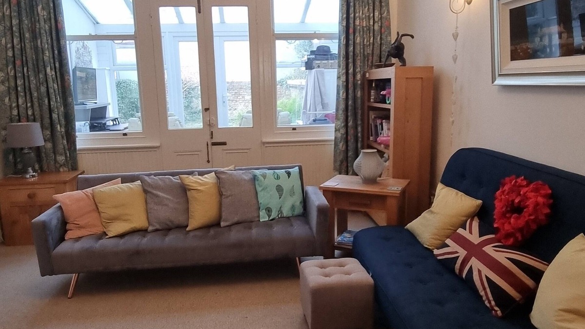 Hove Apartment | Charming garden flat in Hove - 5 mins walk to sea & amenities