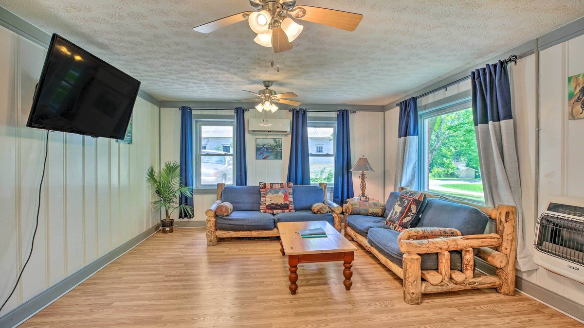 Frenchburg Condo | Charming Getaway + Fire Pit Near Hikes & Lake