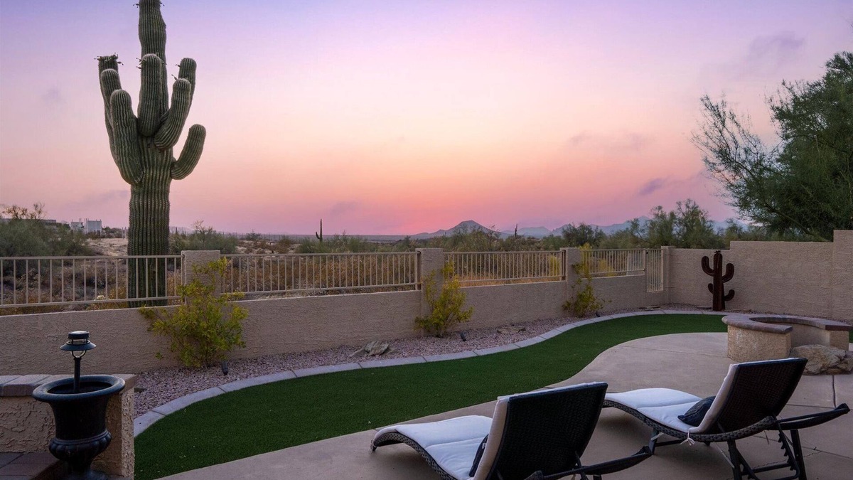 Mesa House | Charming getaway with fire pit, BBQ, near outdoor recreation, hiking, + biking!