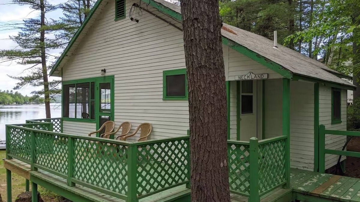 Raymond Cottage | Charming Getaway with Screened Porch, Deck, and Scenic Lake Views