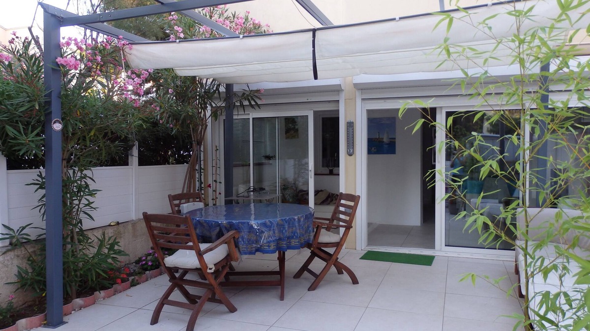 Port Rive Gauche Apartment | Charming ground-floor apartment Large terrace