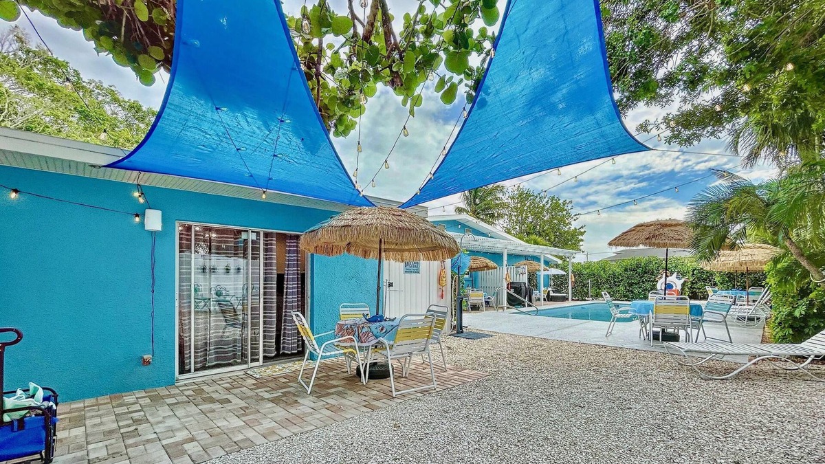 Ilexhurst Cottage | Charming Ground Level Resort Style 3 unit Condo - unit C