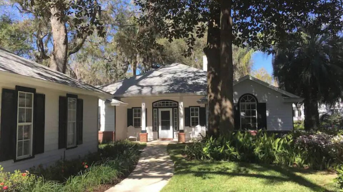 Green Cove Springs House | Charming Guest House on Private 5 Acre Riverfront Estate with DOCK