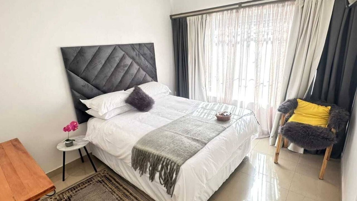 Greater Johannesburg Metropolitan Area Bed & Breakfast | Charming Guest House with Modern Amenities near Top Attractions in Sophiatown!n