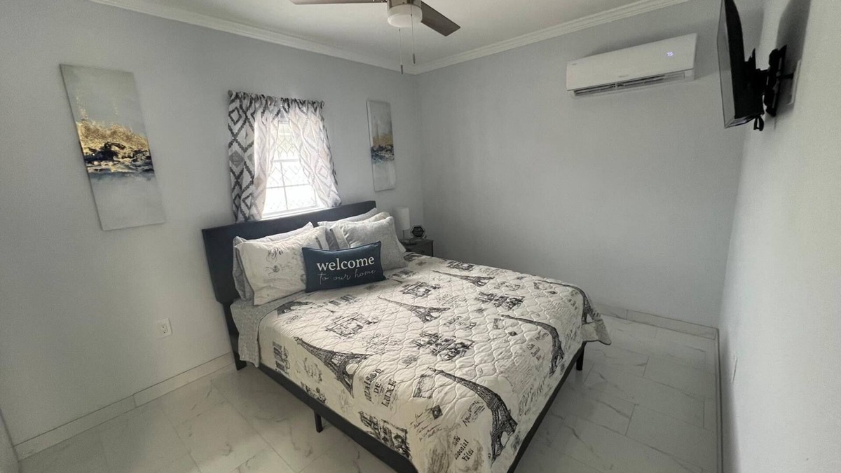 Lakeland Apartment | Charming guesthouse B 1-bedroom in North Lakeland with full kitchen, WiFi, AC