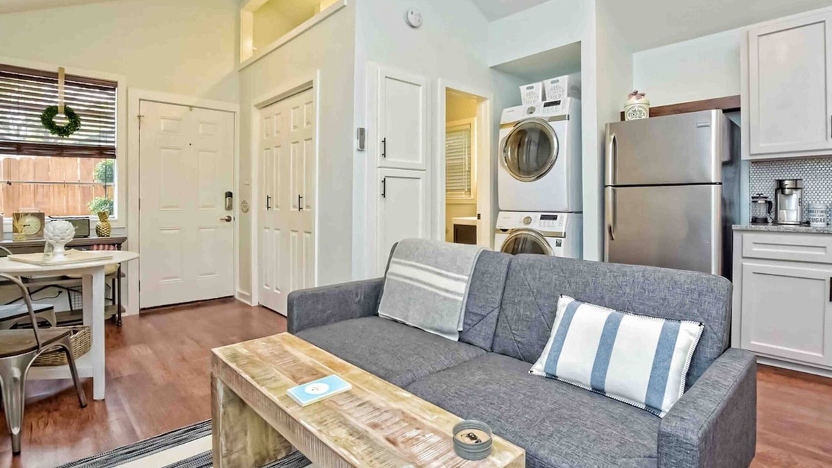 Hancock House | Charming guesthouse with full kitchen, private entrance & fenced patio
