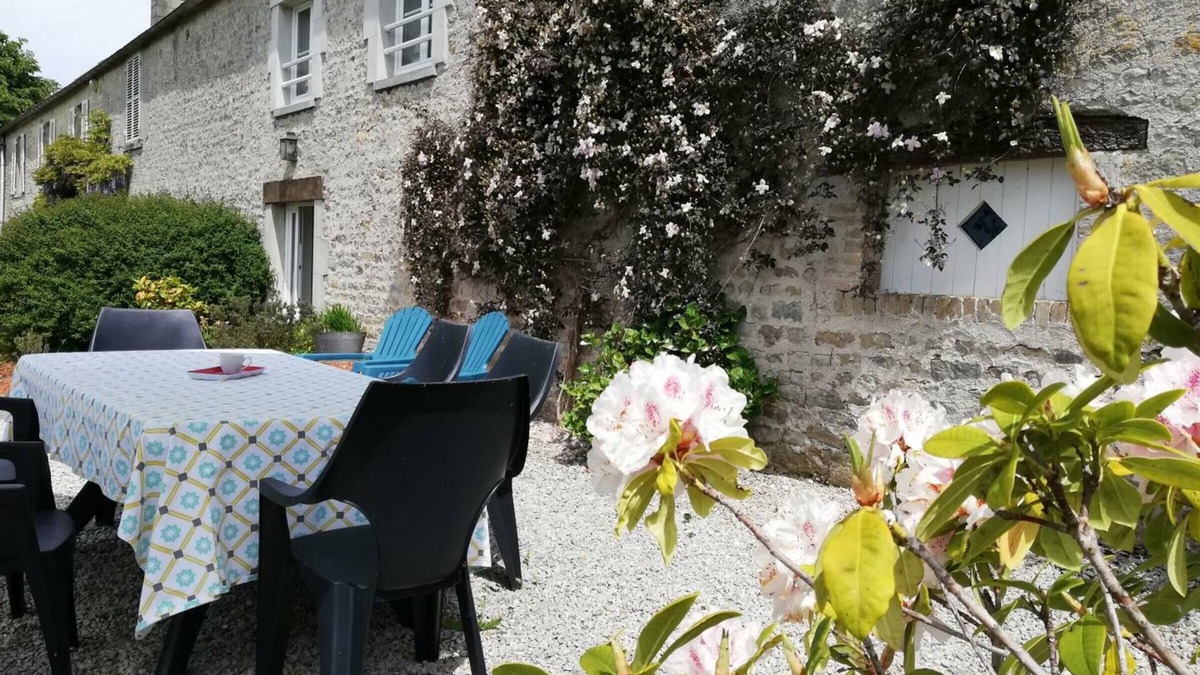 Sainte-Marie-du-Mont Cottage | Charming house in Sainte-Marie-du-Mont with WiFi and parking