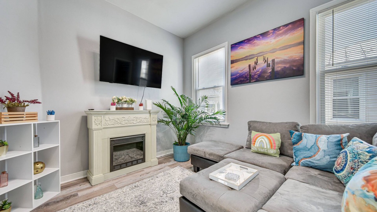 Hampton House | Charming Hampton Home Near Downtown & Beaches!