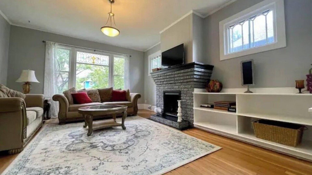 South Lethbridge House | Charming heritage house 2-bedroom home in the heart of downtown.