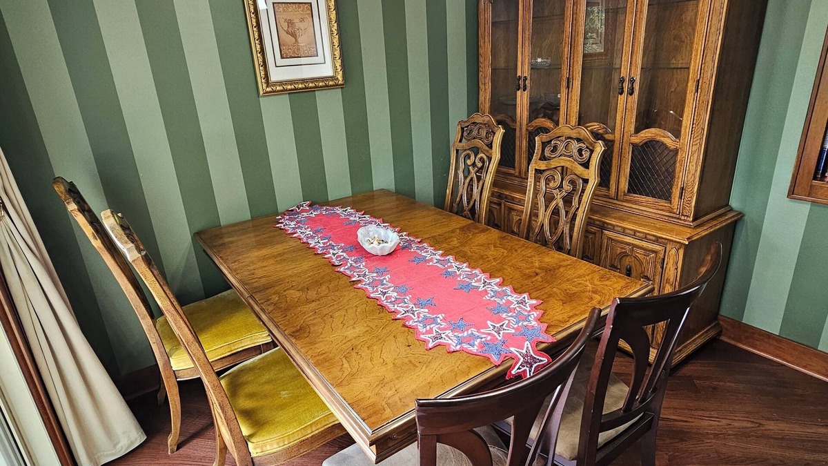 La Crosse House | Charming hideaway close to downtown