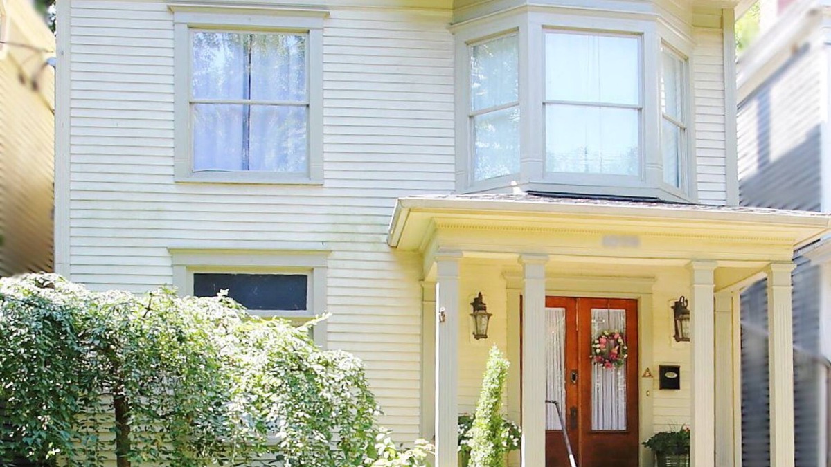 Cherokee Triangle House | Charming Highlands Victorian w/Pool-Quiet Street Just 2 Blocks from the Strip!
