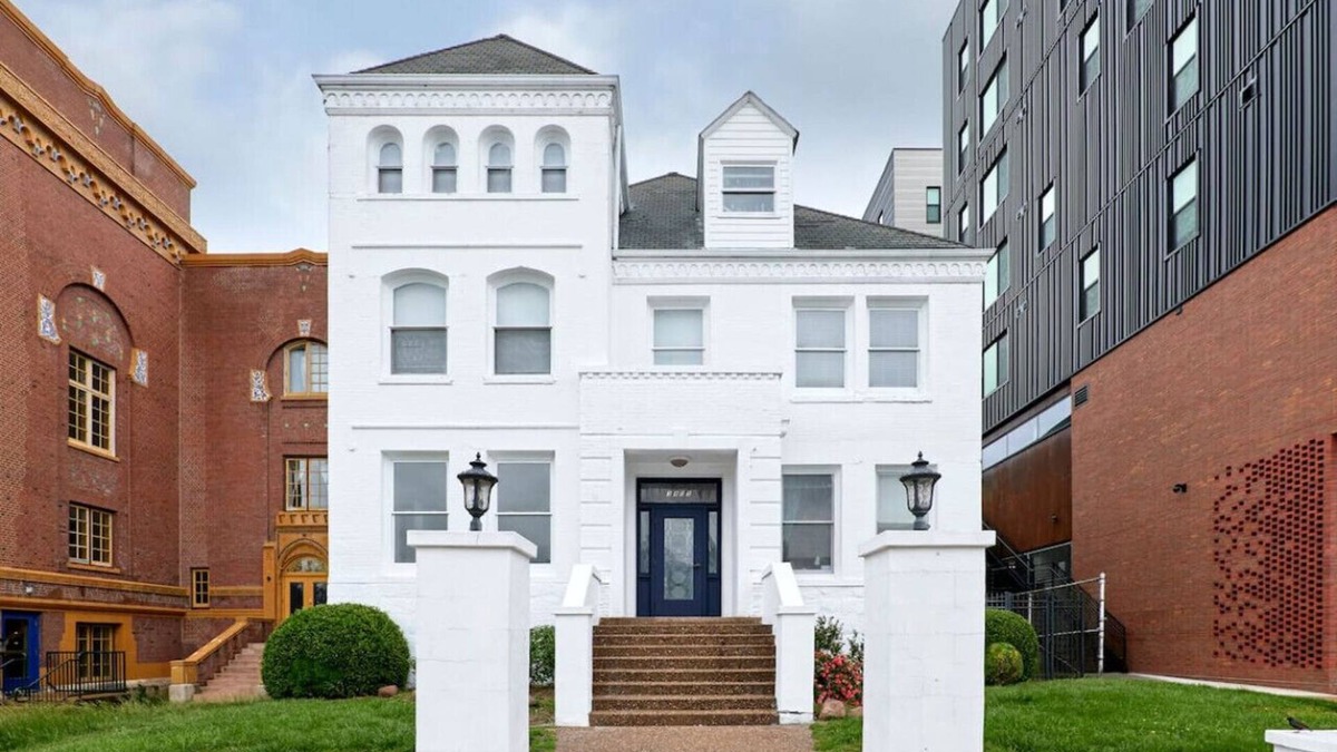Grand Center Apartment | Charming Historic Apt near SLU - Apt C