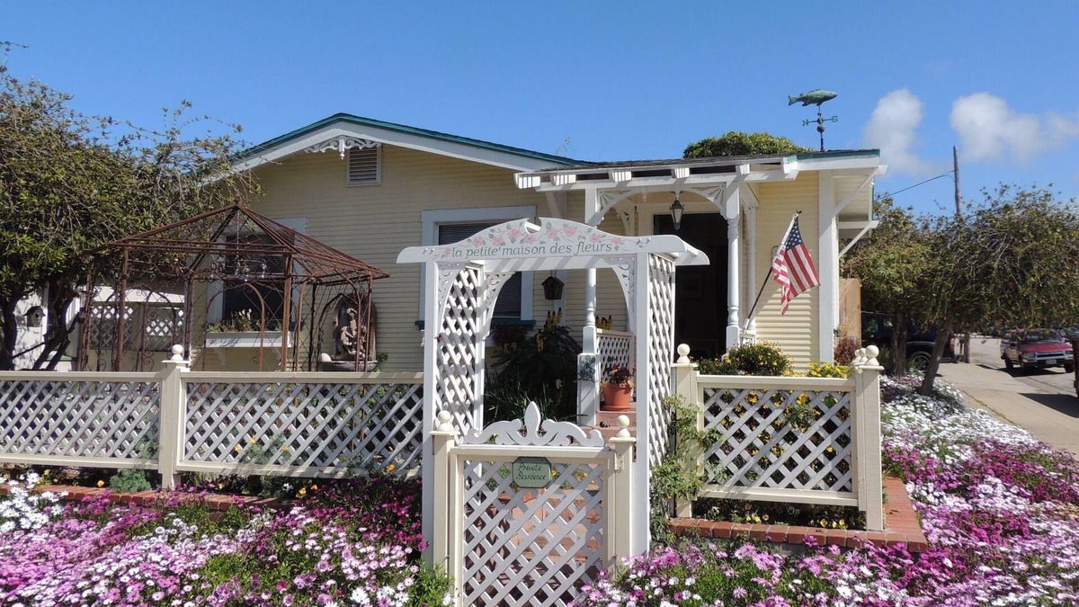 Morro Bay Cottage | Charming & Historic Beach Cottage - Oasis in the Heart of Downtown