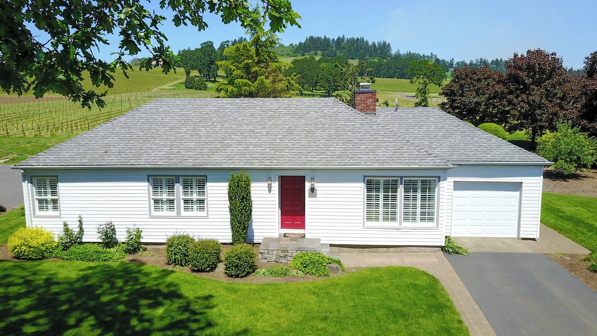 Dayton Cottage | Charming Historic Cottage on Vineyard