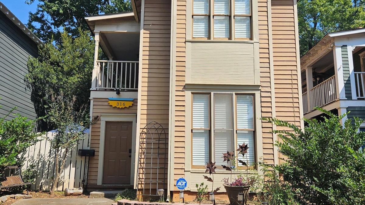 East Side House | Charming Historic Grant Park Home/Atlanta Gem! Must See!