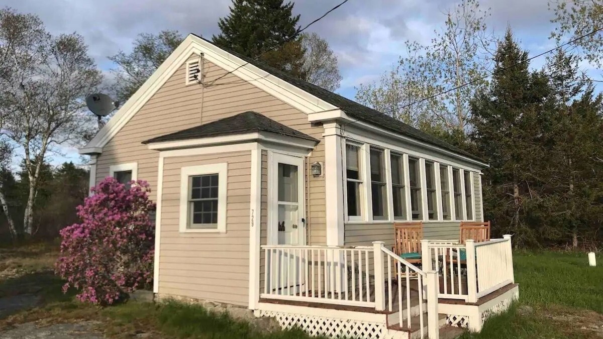 Brooklin Cottage | Charming Historic School House now with High Speed Internet