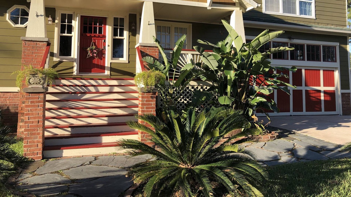Shoreacres House | Charming historical pet friendly home near the bay