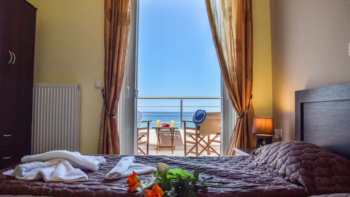 Kato Stalos Apartment | Charming holiday apartment Rubini 2