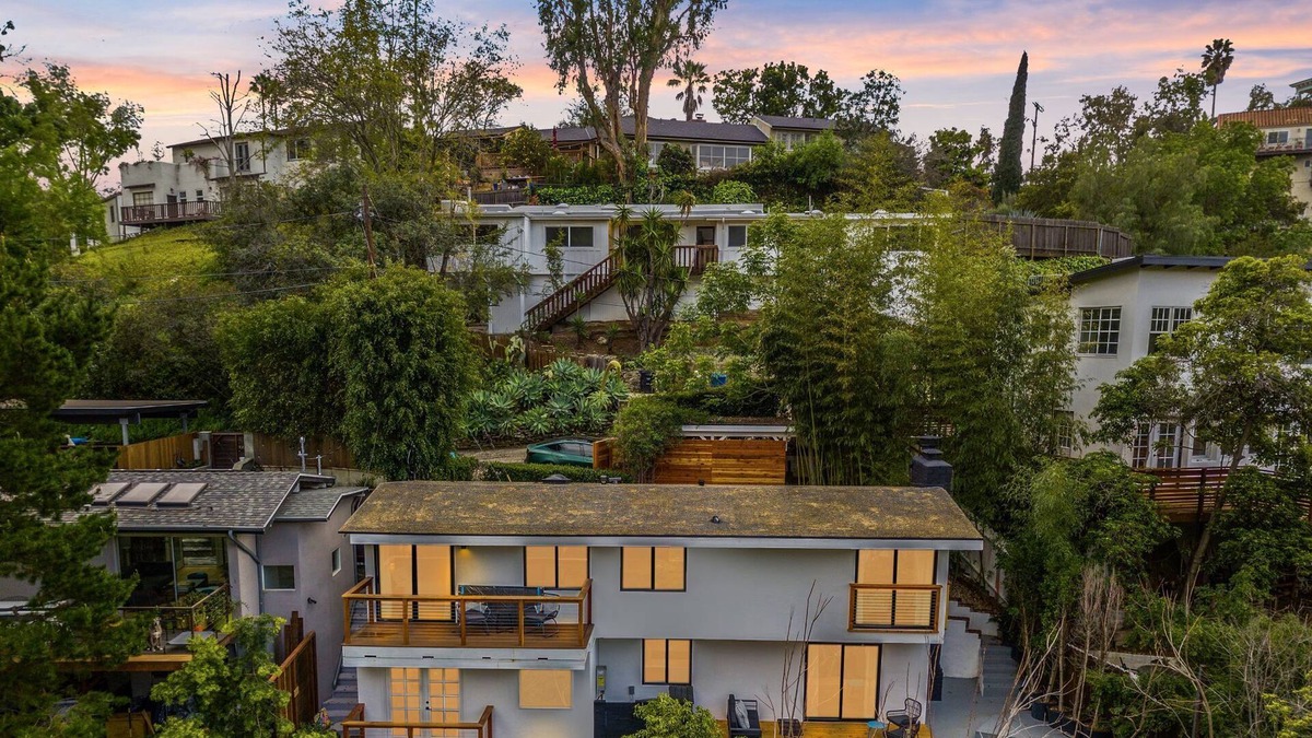 Beachwood Canyon House | Charming Hollywood Retreat Home with Canyon Views