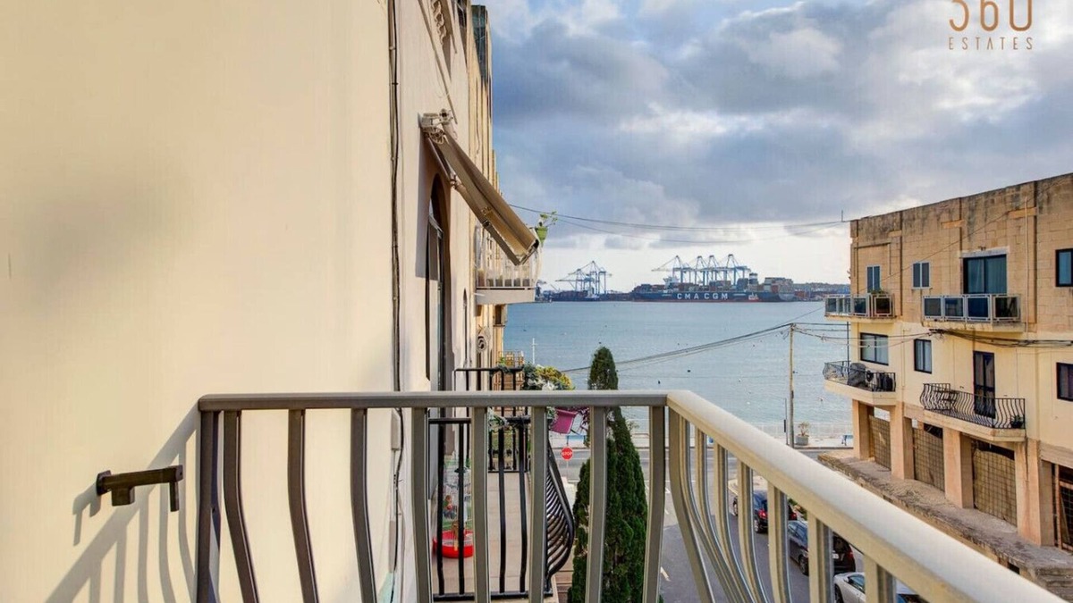 Il-Qajjenza Apartment | Charming home Apt with private balcony in B'Bugia