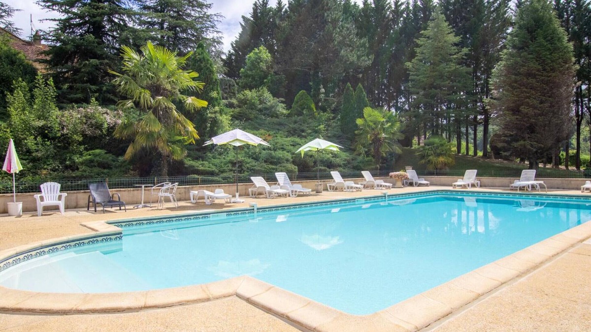 Mazeyrolles Cottage | Charming home in Prats-du-Périgord, BBQ, pets allowed & Wi-Fi