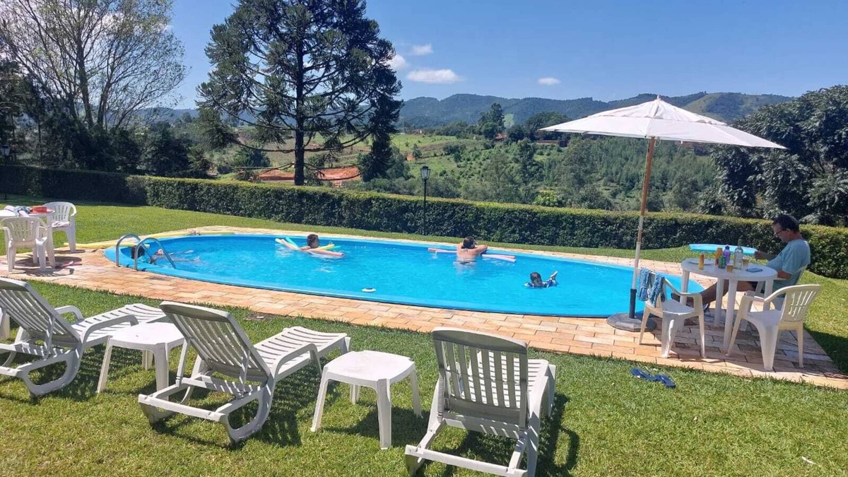 Vargem House | Charming home, gourmet ranch, WIFI, game room, beautiful view of the mountains!