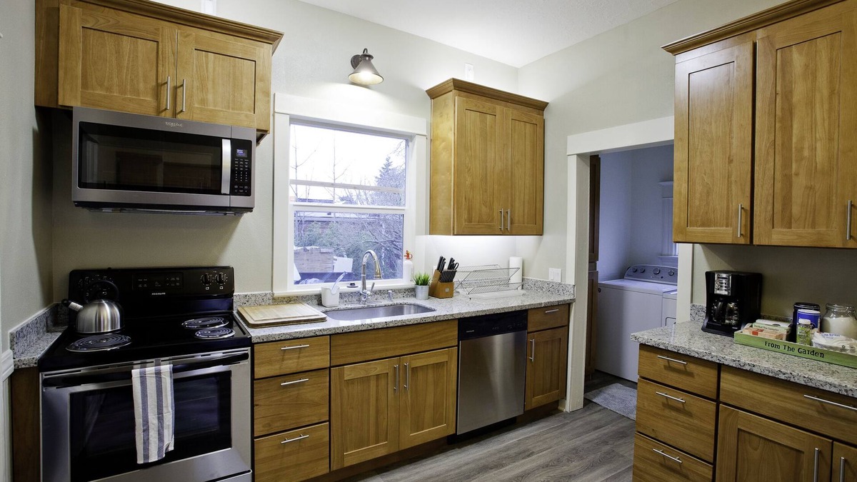 King House | Charming Home in Alberta Arts District - Walkable and Close to Downtown