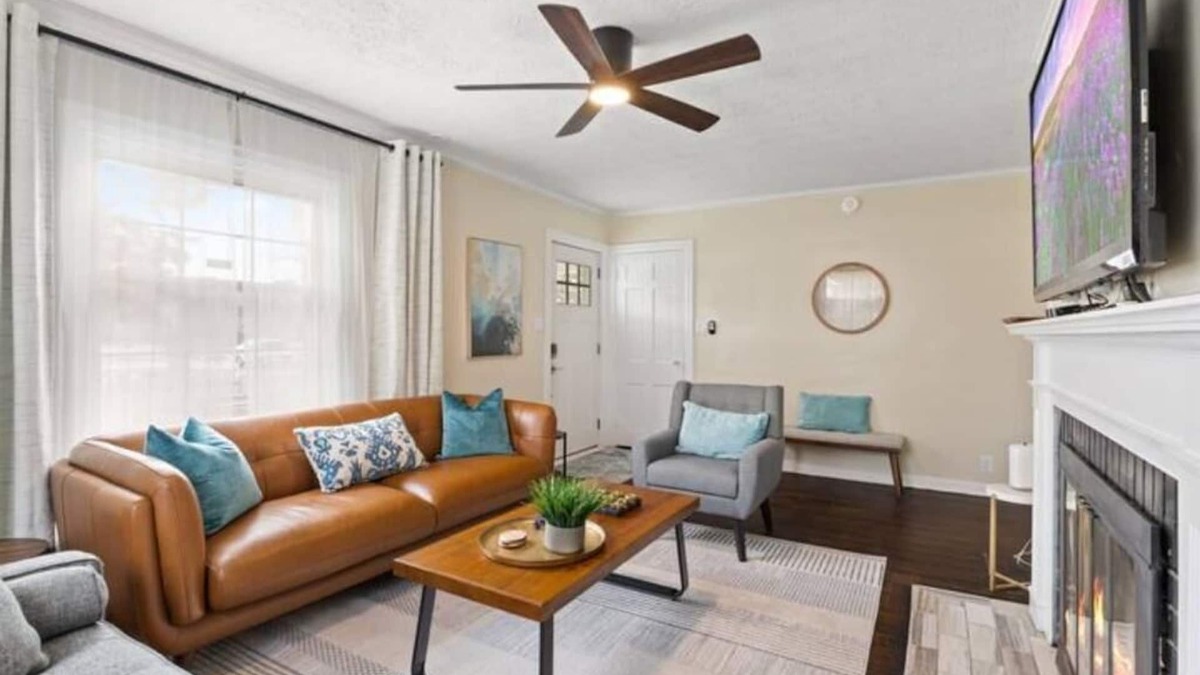 Speedway House | Charming Home in Speedway. King Beds. Pet Friendly!