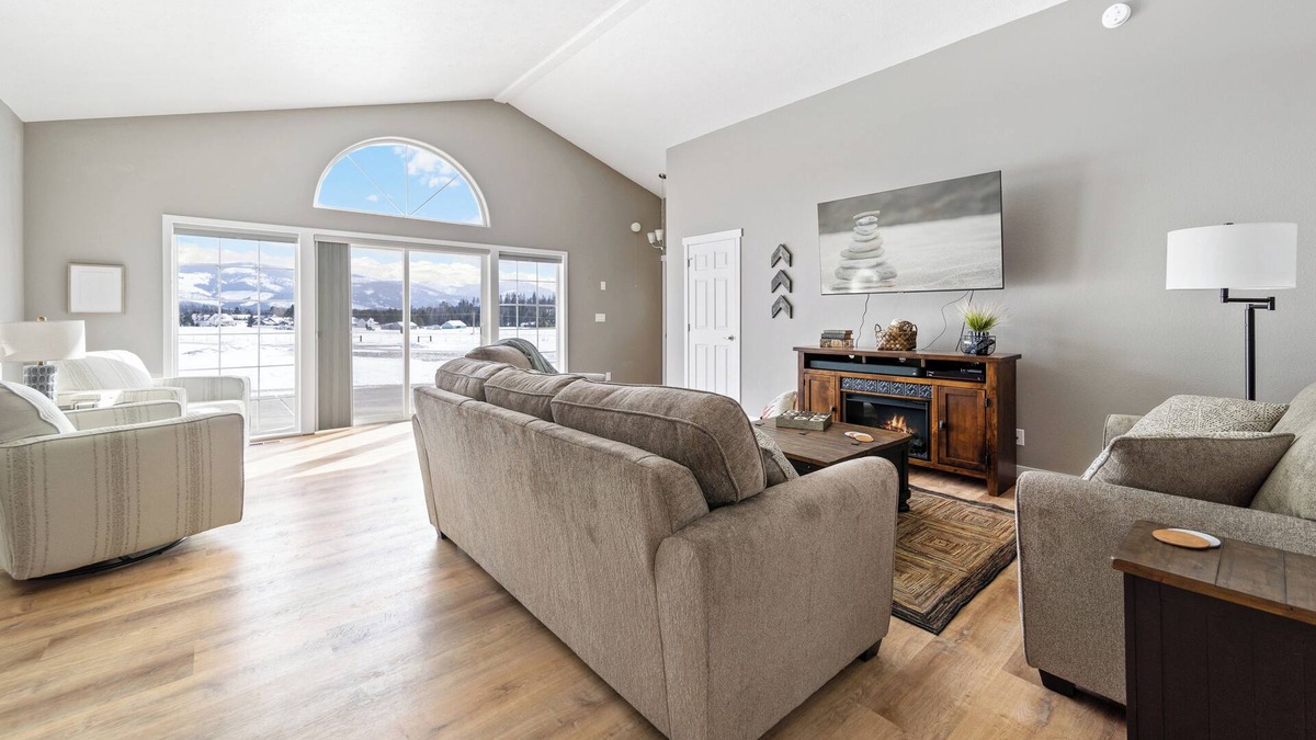 Bonner County House | Charming home in welcoming Newport/Oldtown 5 bedrooms 3 baths