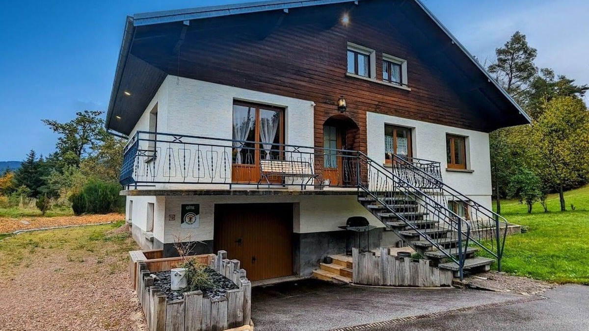 Vagney Cottage | Charming Home Near Ski Resorts & Lakes - Spacious, Fully Equipped, Family Friendly