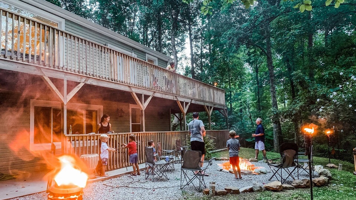 Sloans Valley House | Charming home nestled on the Cumberland.nA stone's throw away from boat ramp.