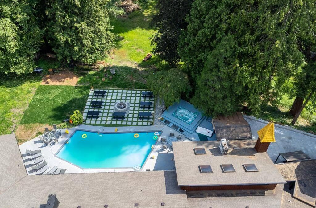 Langley Villa | Charming Home with 12 Bedroom, Pool, River & More