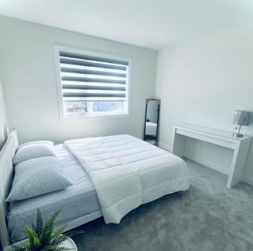 Winnipeg Villa | Charming Home with coffee cup & Parking