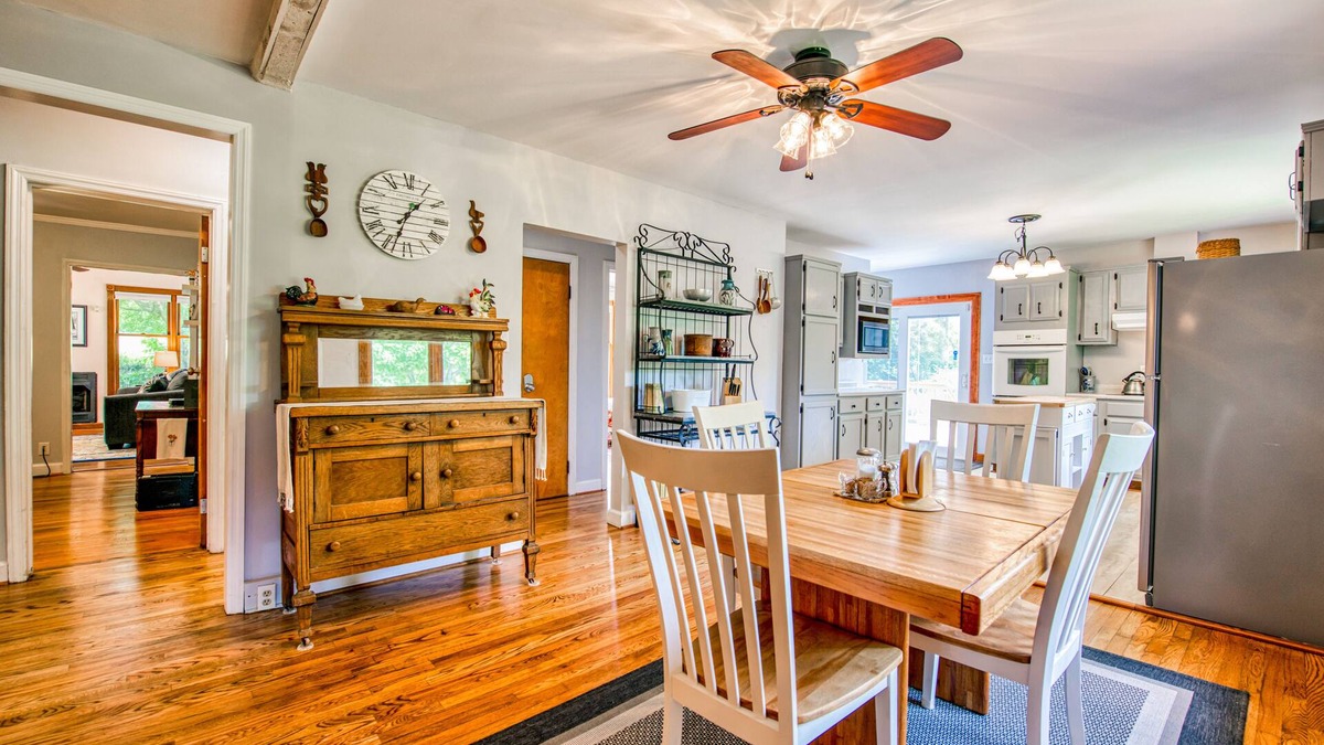 Alexander House | Charming home with fireplace, central AC, washer/dryer, & fast WiFi